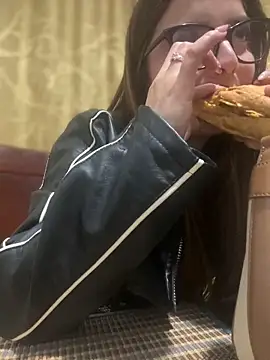 Cloew_Marz's cam snapshot