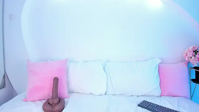 ValeriMilton's cam snapshot