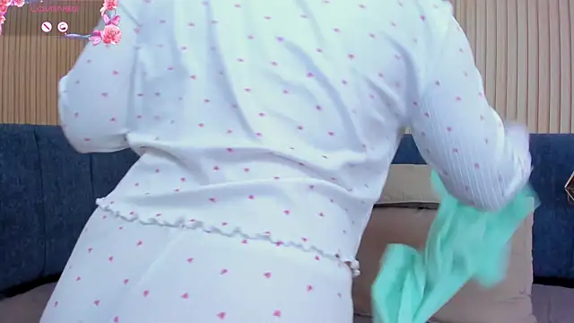 angel_ponce's cam snapshot