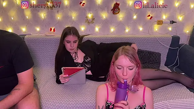 Sweety-Couple-'s cam snapshot