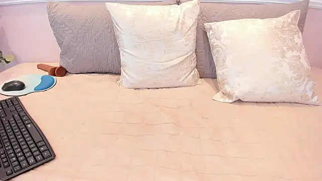 Lucy_Canel's cam snapshot