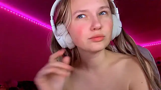 KarinRobertson's cam snapshot