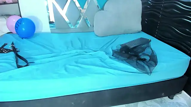 Naty_And_Maxx's cam snapshot