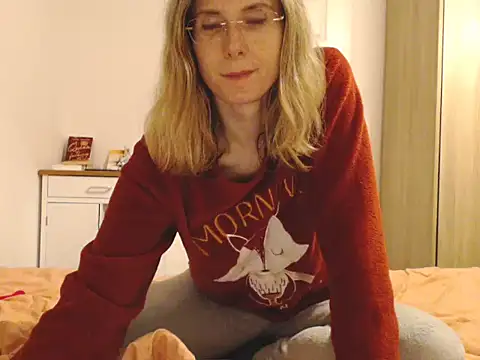 EllyEdelweiss's cam snapshot