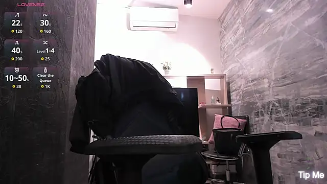 LunaBaker-1's cam snapshot