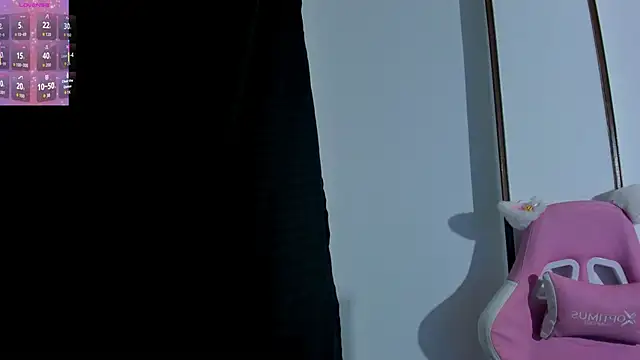 cutie_sarax1's cam snapshot