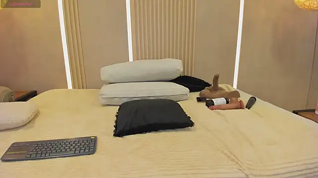 Antonella_west's cam snapshot