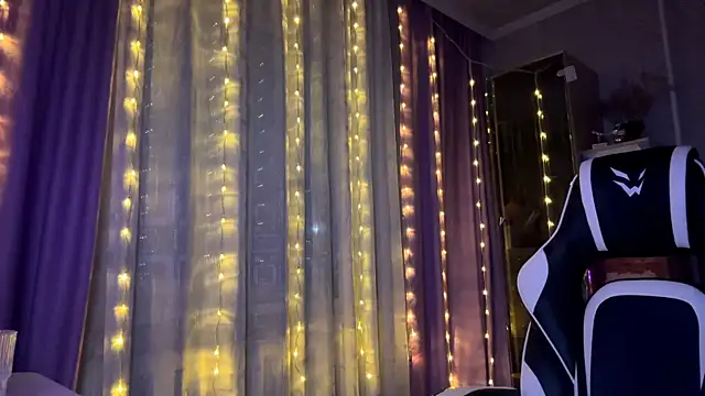 HollyPaw's cam snapshot