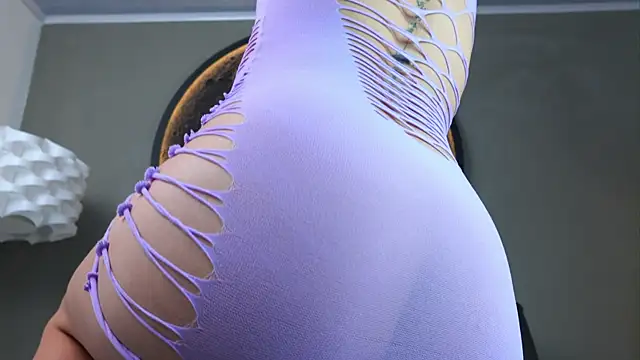 miss_sharlotte18's cam snapshot