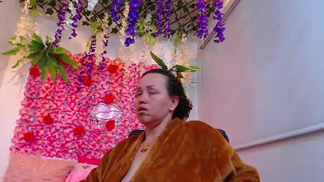 BLONDE_SEXYHOT's cam snapshot