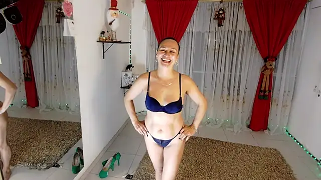 Latin_Lola's cam snapshot