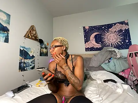 VixenCapri's cam snapshot