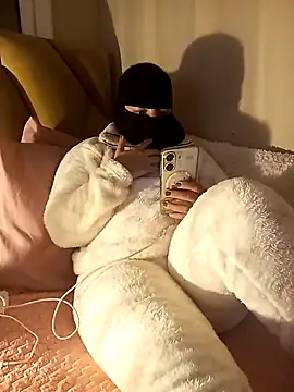 LONA-_-'s cam snapshot