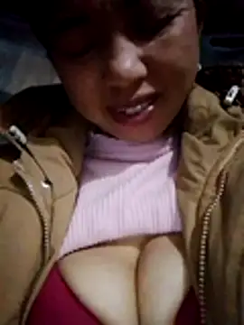 TRIEUTRIEU20 live sex cam