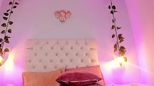 Isabella_Flowers's cam snapshot