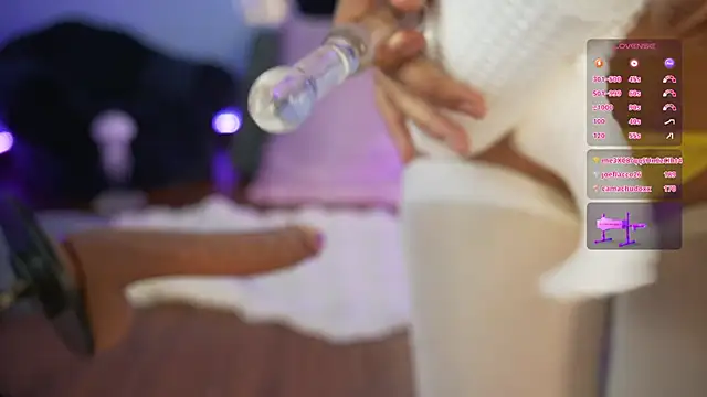 AnnieCouperr's cam snapshot