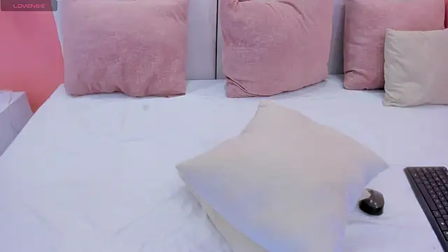 julieta_rosee's cam snapshot