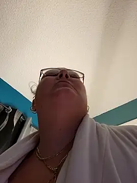 SexyNikki6969's cam snapshot