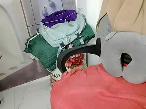 hilyti12 live sex cam