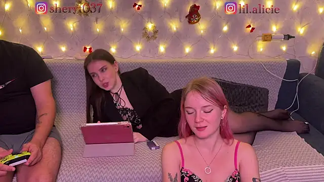 Sweety-Couple-'s cam snapshot