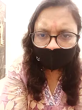 Mahira_sharma01's cam snapshot