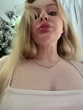 CaseyCumFace's cam snapshot