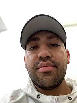 JuanZapata33 live sex cam