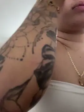 Pretty_Isadora's cam snapshot