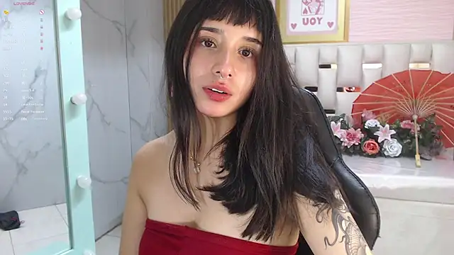 allyssa_bellini_s's cam snapshot