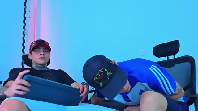 HOT_boy2025's cam snapshot