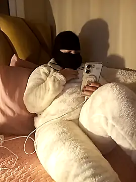 LONA-_-'s cam snapshot