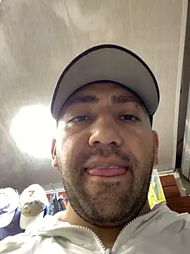 JuanZapata33 live sex cam