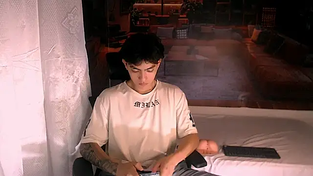 RomeoMillerr's cam snapshot