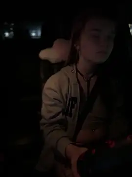 Cutiepiespanks's cam snapshot