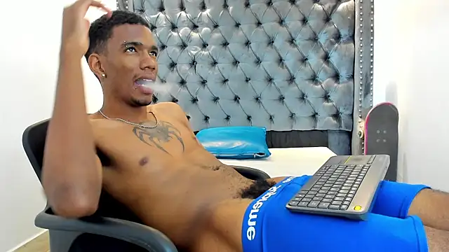nero_reyd live sex cam