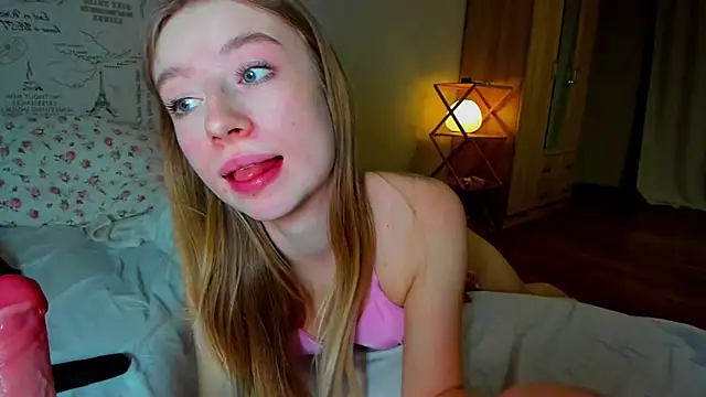 minidivaa_'s cam snapshot