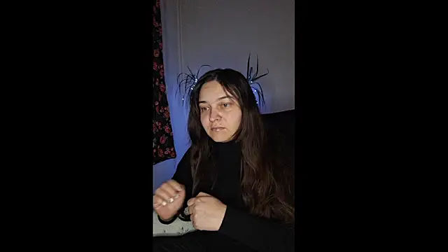 Cyndee_Winter's cam snapshot