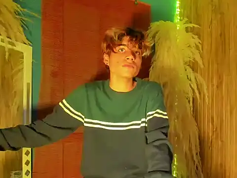 Leo_Glow live sex cam