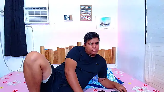 lucasandSofi's cam snapshot