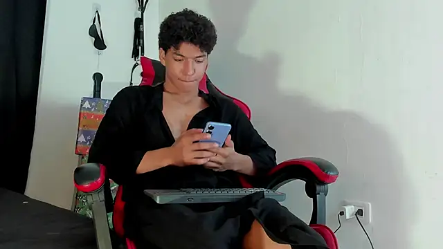 Maximiliano_Khalil live sex cam