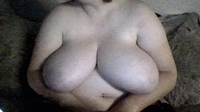 Curvykatie-41X's cam snapshot