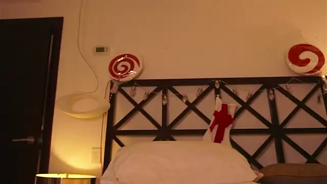 LunaMystyque live sex cam