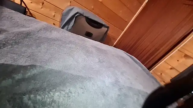 HairyEbonyCoupleliveporn's cam snapshot