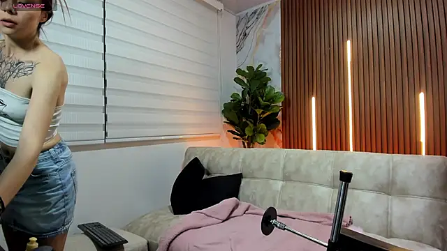 Nickie_reed_'s cam snapshot