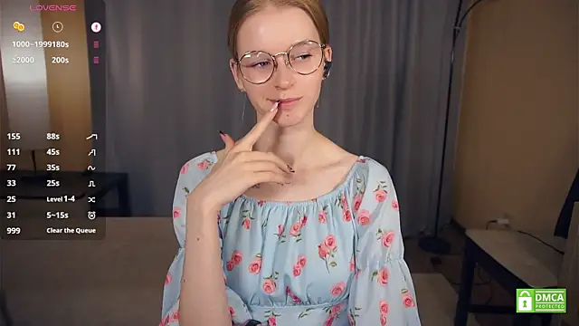 ToyaPletz live sex cam