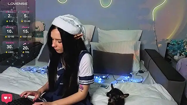 Mell_Hyees's cam snapshot