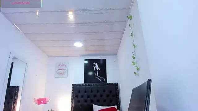 ScarlettVell live sex cam