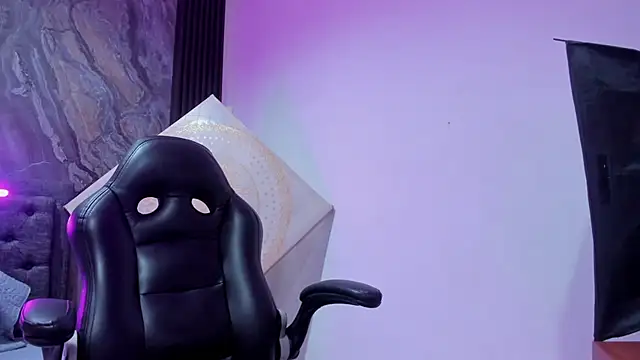 Alicee_Stonee_'s cam snapshot