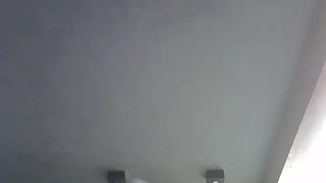 SkinnyKitten live sex cam