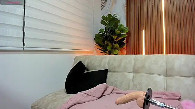 Nickie_reed_'s cam snapshot